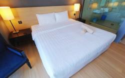 Straits Melaka 1813 Near Mahkota- High Flr/TV Box