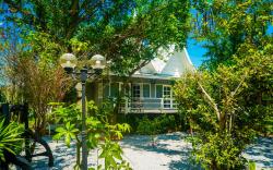 Luna Hut Resort