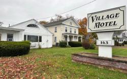 Village Motel By OYO Clinton