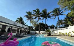 Solstice Suites-Revooh Ryan Suite(good for 16 Pax)