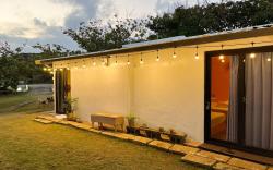 龍磐草原小白屋包棟民宿