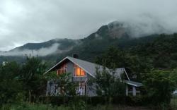 Ménage-By the Beas, Delightful abode by the river