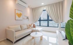 Enchanted Stays near MRT AEON Sunway Velocity Mall