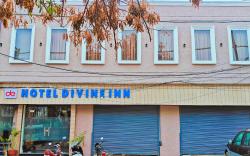 Hotel Divine Inn