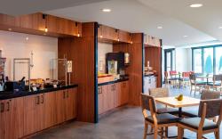 Fairfield by Marriott Inn & Suites Providence Airport Warwick