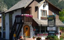 Starlight Lodge