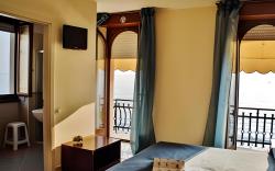 La Vista Postcard Hotel