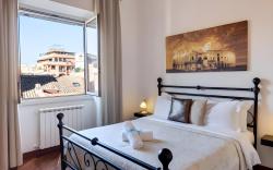 Little rHome Suites Bed and Breakfast