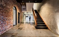 Hougoumont Hotel