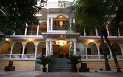 Gir Lions Paw Resort with Swimming Pool