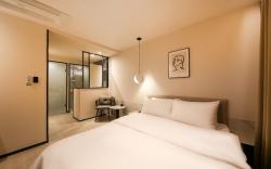 Gwangyang Seven Bricks Hotel