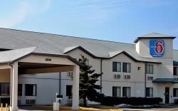 Motel 6 Waterloo, IA