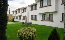 La Posada Hotel y Suites