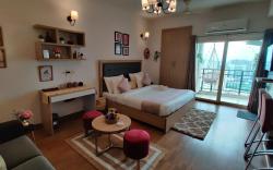 Sojourn Stays- Cozy cabin studio Apartment