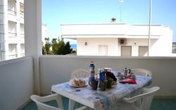 Umi holiday home on the first floor with outdoor space in San Foca