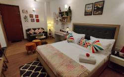 Sojourn Stays- Sunset Springs Luxurious Studio !!