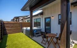 Lucille's Abode with Hot Tub