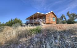 Mesquite Cabin with Hot Tub & Hill Country Views