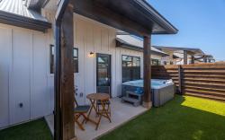 The Mertzes Digs with Hot Tub