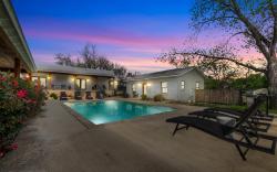 Schubert Inn Suite-B with Pool & Grill - Walk to Main