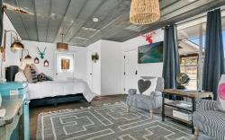 Coco Casita  Hot Tub - 4 miles to Downtown Fred