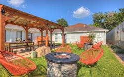 Wanderlust #3 | Hot Tub | Shared outdoor Space 