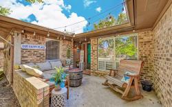 Kerrville Hidden Gem with Firepit and Grill - Great Location