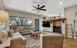 Luxury Riverfront Condo 1 BLK to Schlitterbahn!