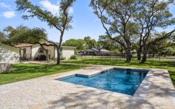 Upscale Home with Pool and FirePit - Close to Mercer St!