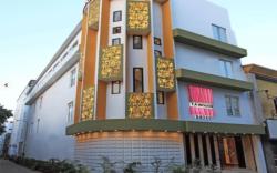 La Woods Hotel - Close to LIC Building