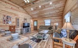 Cozy Cabin Firepit and Grill & 10 mins to Main St