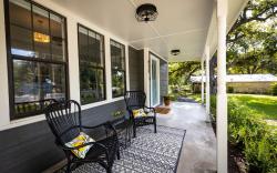 Creeks Edge Peaceful Retreat with Firepit