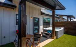 Fred's Joint with Hot Tub