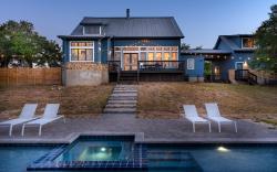 Luxurious Lake Park House: Sleeps 25, Pool, Hot-Tub, Firepit and Game Room!