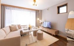 3BR for 8Pax / Rooftop Dining / Excellent Location