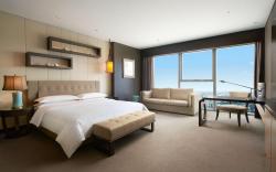 Sheraton Shanghai Waigaoqiao Hotel