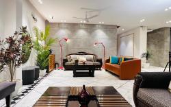 Divine Inn Hotel Rajouri Garden