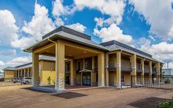 Super 8 by Wyndham Jackson MS