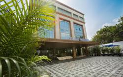 ST Parklane Airport Hotel