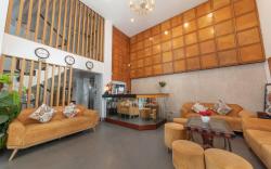 Golden Sunshine Villa Hotel and Travel