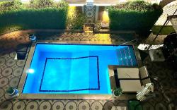Apt with private pool and garden
