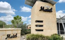 Strath Motel