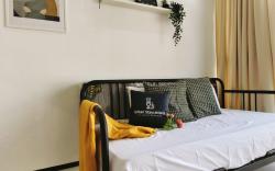 HOT -Cozy & Drive urban suites 10 pax UA187 WL N
