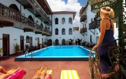 Tembo House Hotel And Apartments