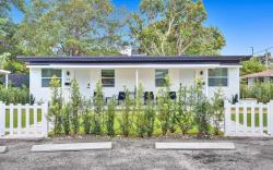 Modern Hallandale Apt w/ Backyard Near Beach