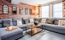 The Gathering Chester 2     Sleeps 14     Very Close to City Centre