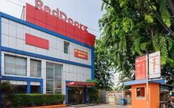 RedDoorz Plus @ Jalan Pemuda Jakarta