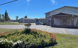 Hotel Iron Mountain Inn & Suites
