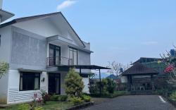 Greenhill Resort Kemuning