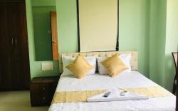 EVEREST STAYS ROOMS AND DORMITORY